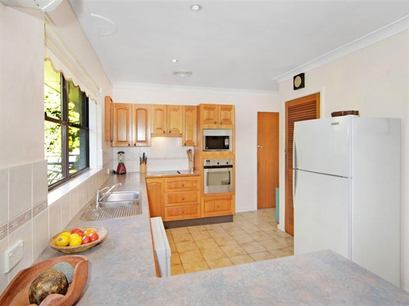 22 Hilltop Street, Bateau Bay NSW 2261