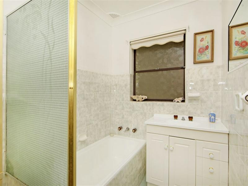 22 Hilltop Street, Bateau Bay NSW 2261