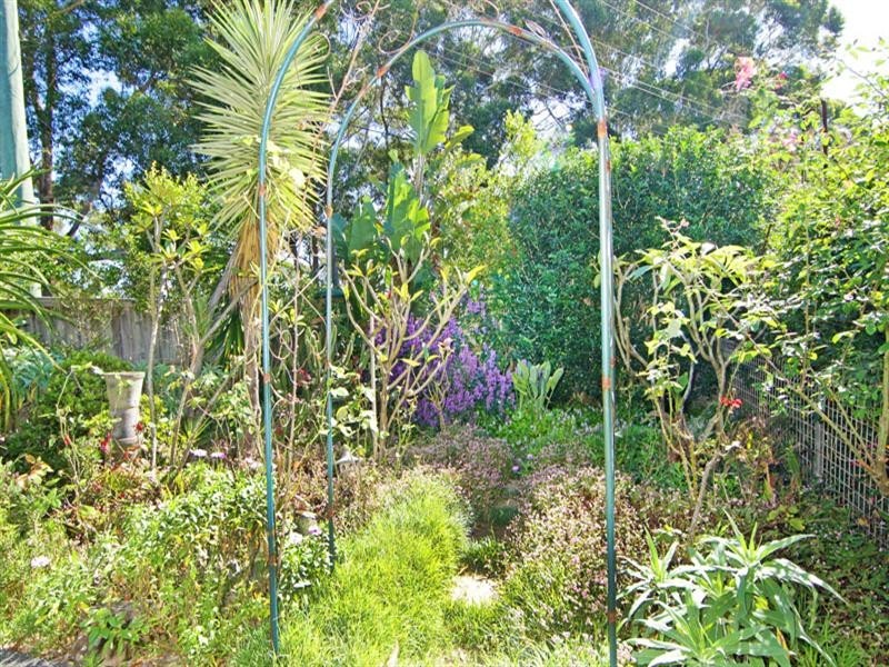 22 Hilltop Street, Bateau Bay NSW 2261