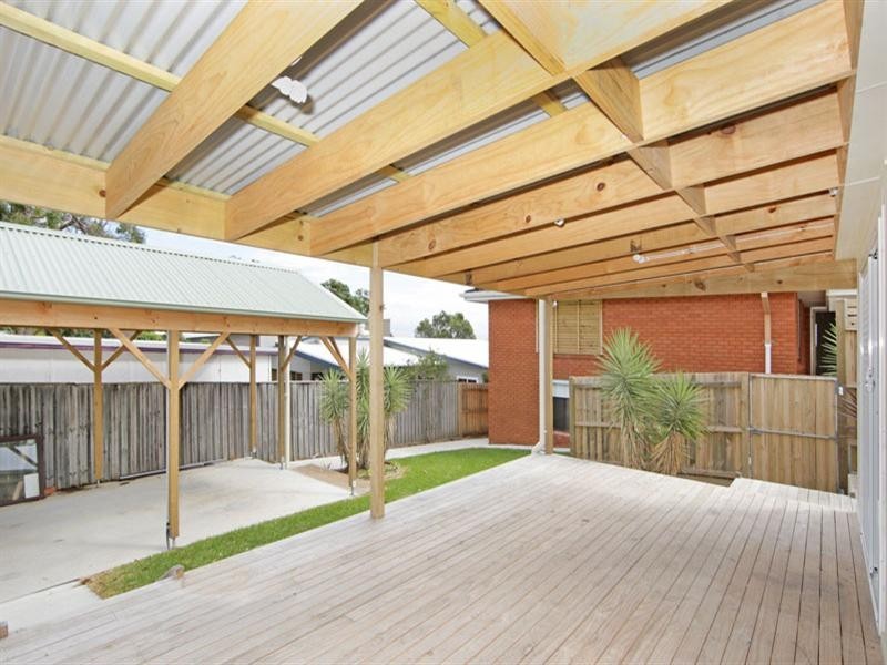 25 Barry Street, Bateau Bay NSW 2261