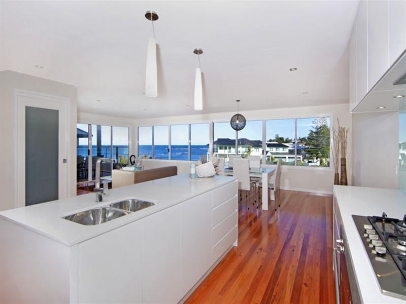 142 Ocean Parade, Blue Bay NSW 2261