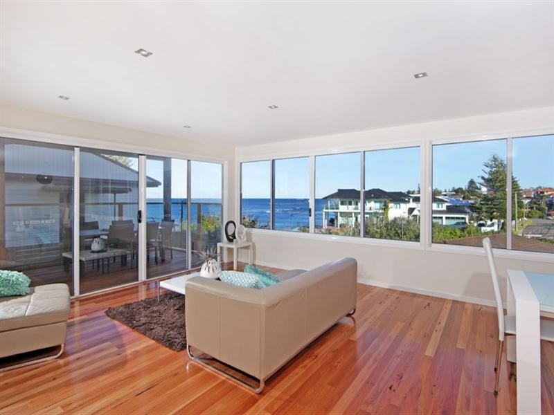 142 Ocean Parade, Blue Bay NSW 2261