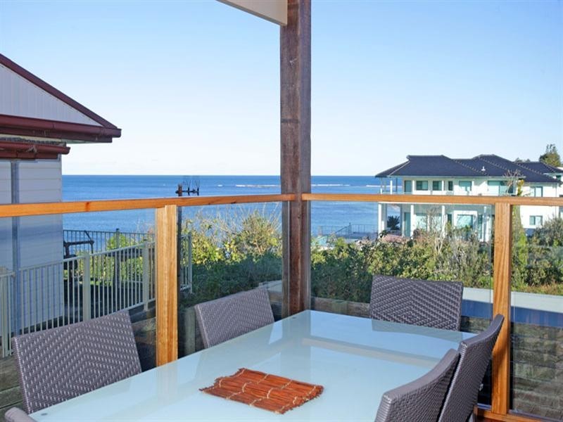 142 Ocean Parade, Blue Bay NSW 2261