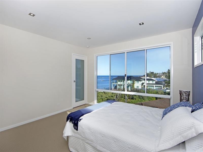 142 Ocean Parade, Blue Bay NSW 2261