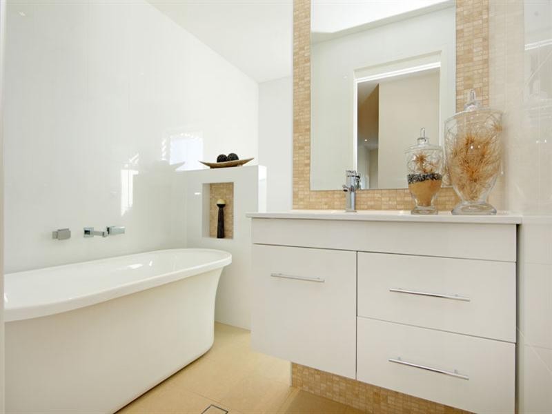 142 Ocean Parade, Blue Bay NSW 2261