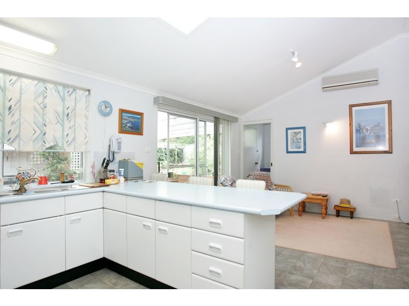 8 Compass Close, Bateau Bay NSW 2261