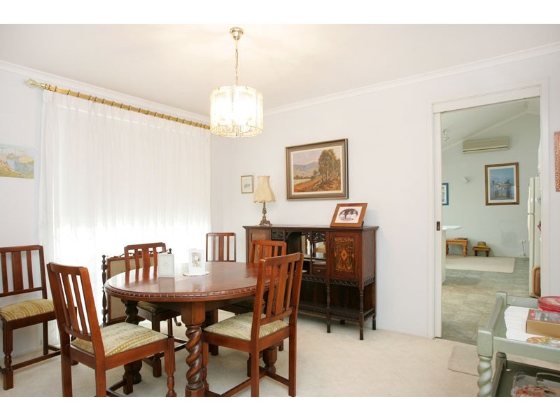 8 Compass Close, Bateau Bay NSW 2261