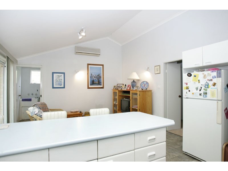 8 Compass Close, Bateau Bay NSW 2261