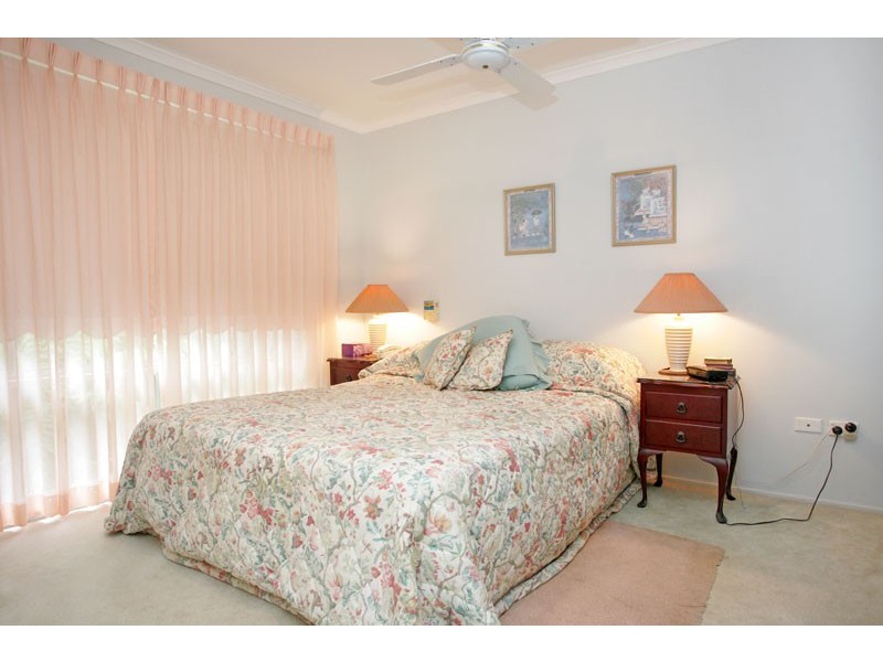 8 Compass Close, Bateau Bay NSW 2261