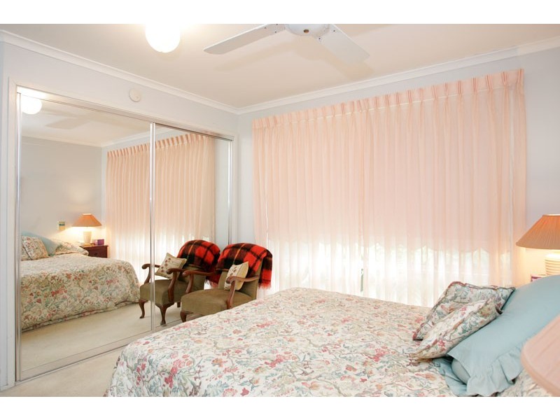 8 Compass Close, Bateau Bay NSW 2261