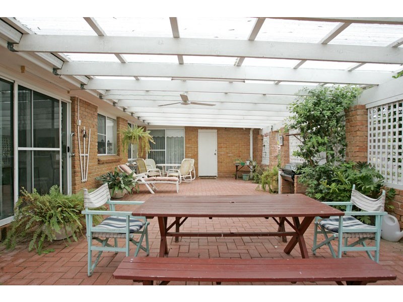 8 Compass Close, Bateau Bay NSW 2261