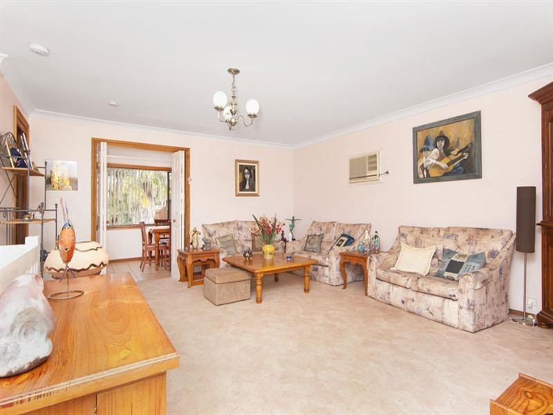 4 Belford Avenue, Bateau Bay NSW 2261