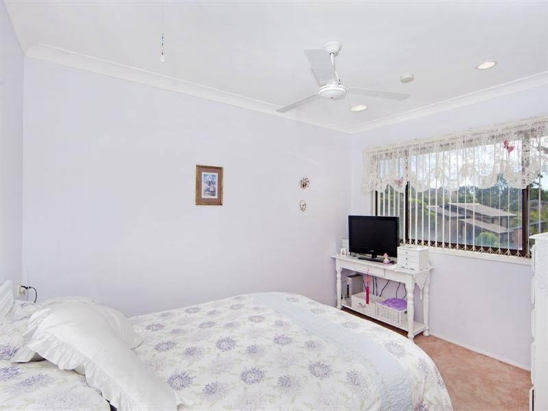 4 Belford Avenue, Bateau Bay NSW 2261