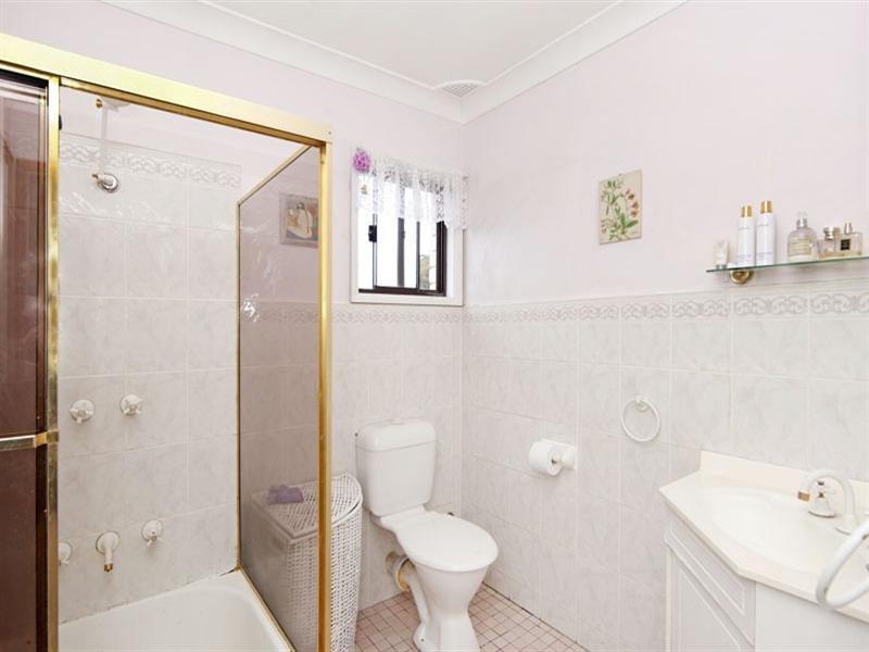 4 Belford Avenue, Bateau Bay NSW 2261