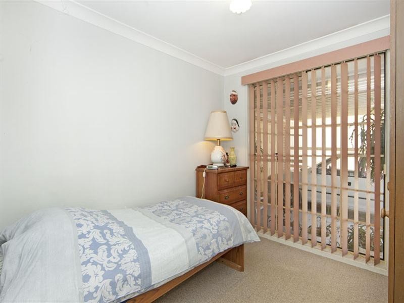 176 Cresthaven Avenue, Bateau Bay NSW 2261