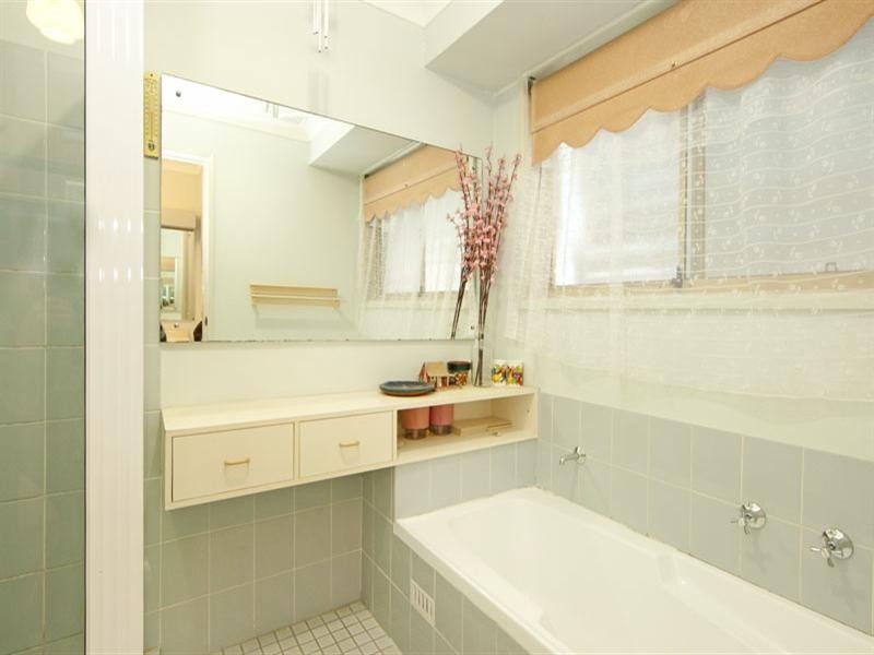 176 Cresthaven Avenue, Bateau Bay NSW 2261