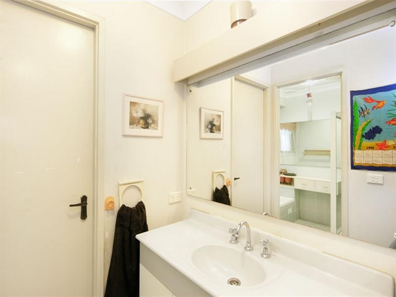 176 Cresthaven Avenue, Bateau Bay NSW 2261