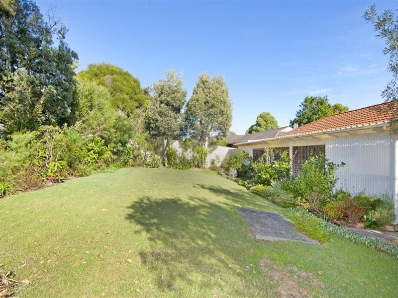 176 Cresthaven Avenue, Bateau Bay NSW 2261