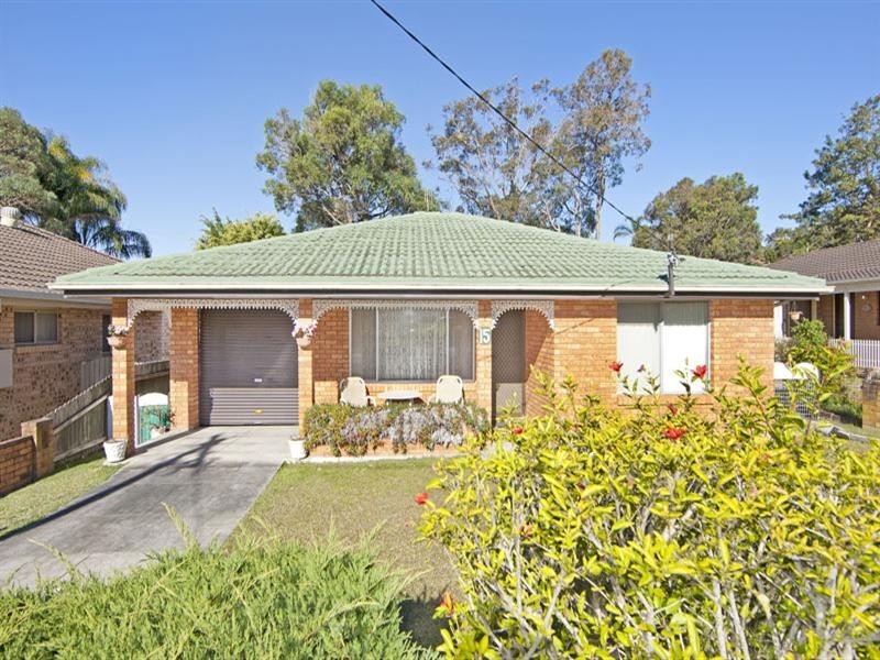 15 Montah Avenue, Berkeley Vale NSW 2261