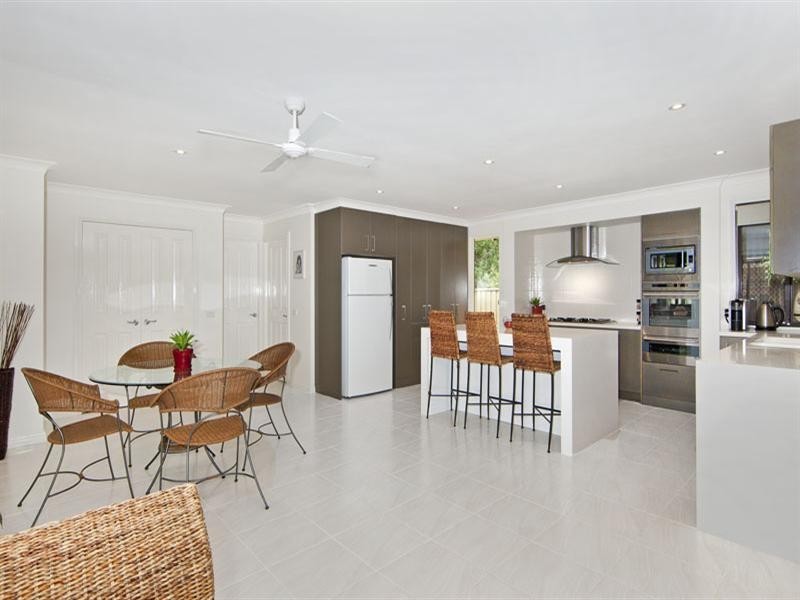 15 Nepean Street, Bateau Bay NSW 2261