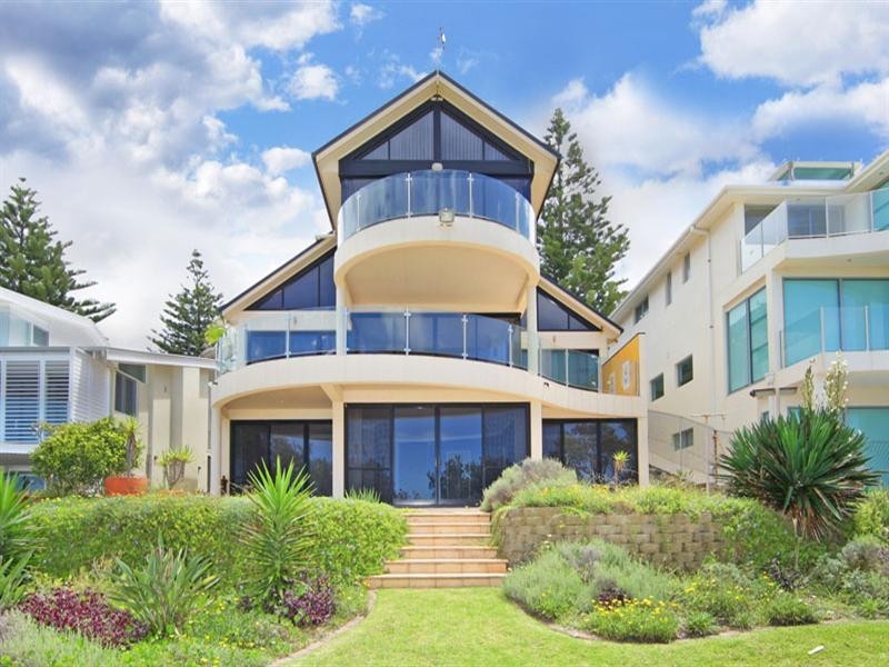 12 South Scenic, Forresters Beach NSW 2260