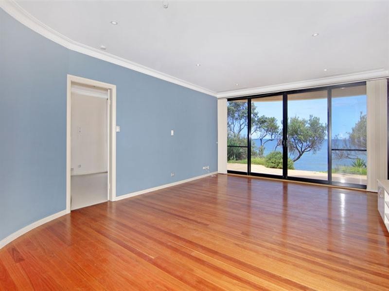 12 South Scenic, Forresters Beach NSW 2260