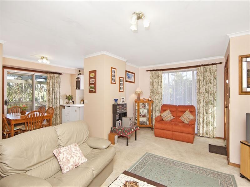 2/1A Hillside Drive, Berkeley Vale NSW 2261