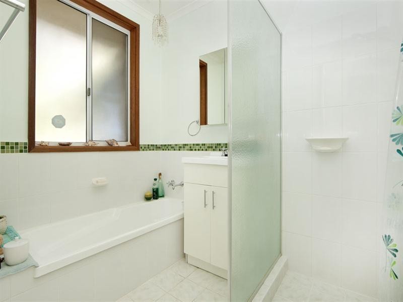 2/1A Hillside Drive, Berkeley Vale NSW 2261