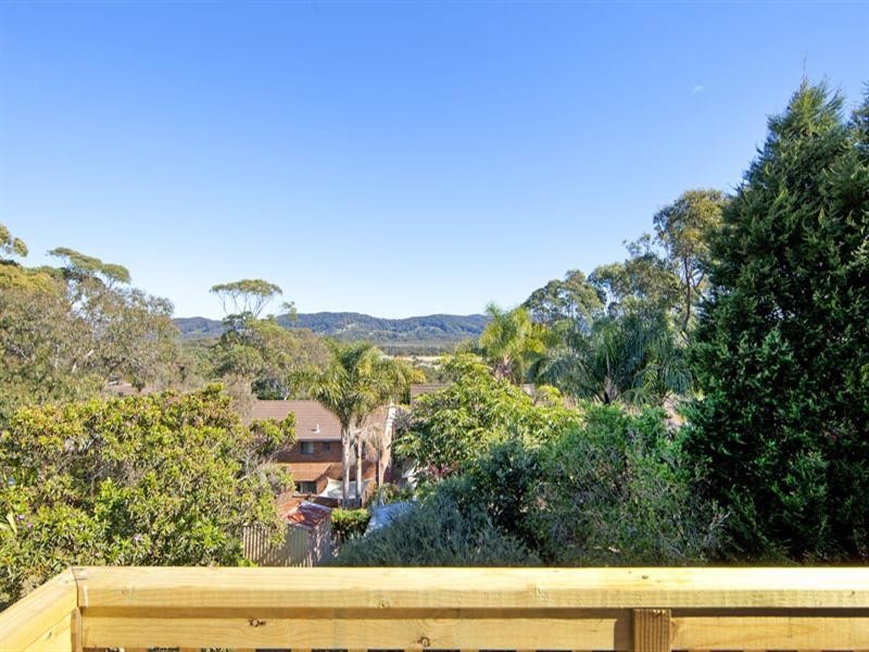 25 Masefield Avenue, Bateau Bay NSW 2261