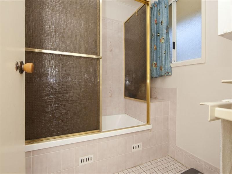 1 Rawsthorne Court, Bateau Bay NSW 2261