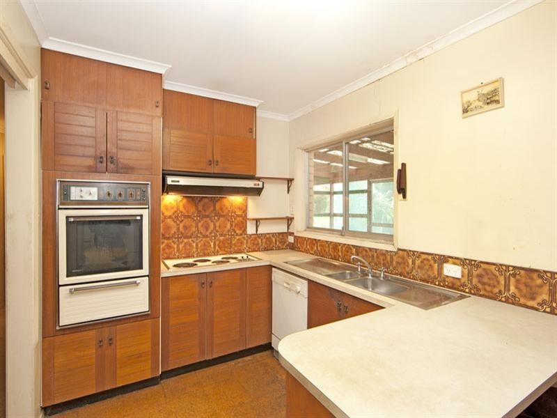 10 Yaruga Street, Bateau Bay NSW 2261