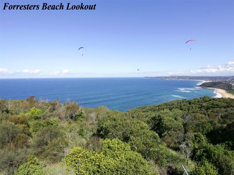 63 Lowanna Avenue, Forresters Beach NSW 2260