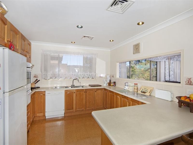8 Epsom Place, Bateau Bay NSW 2261