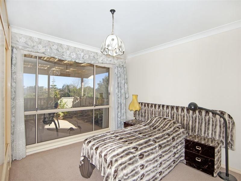 8 Epsom Place, Bateau Bay NSW 2261