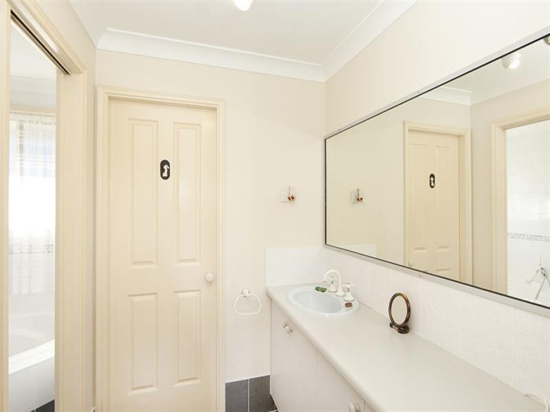 8 Epsom Place, Bateau Bay NSW 2261