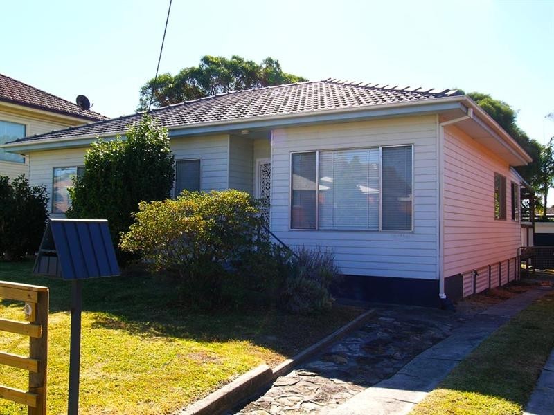 9 Cuthbert Street, Killarney Vale NSW 2261