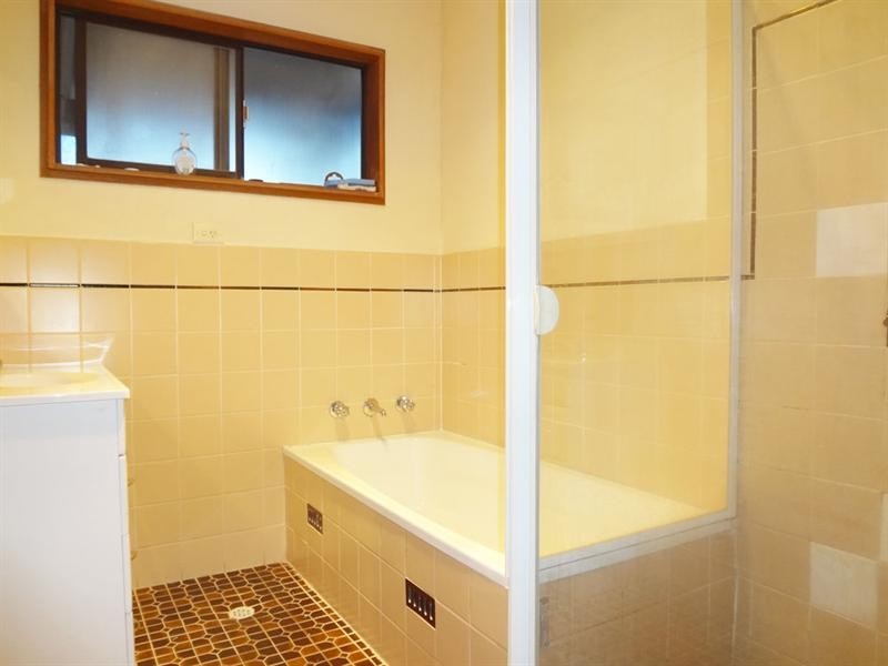 15 Cook Road, Killarney Vale NSW 2261