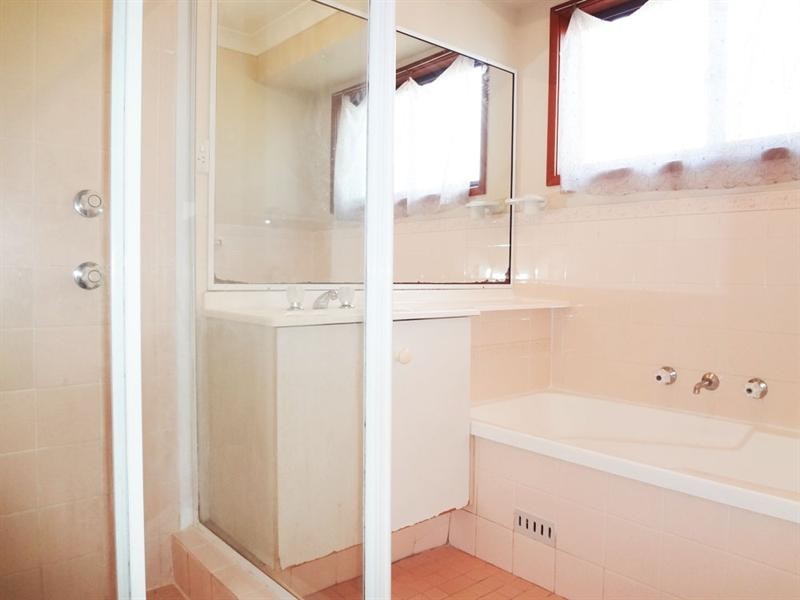 50 Sir Joseph Banks Drive, Bateau Bay NSW 2261