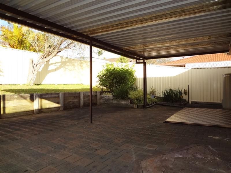 50 Sir Joseph Banks Drive, Bateau Bay NSW 2261