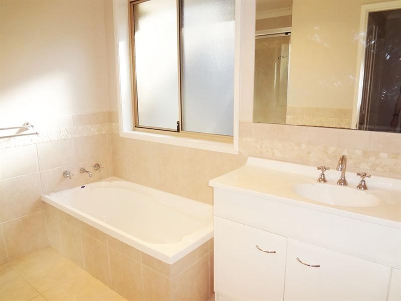 1a Talara Avenue, Bateau Bay NSW 2261