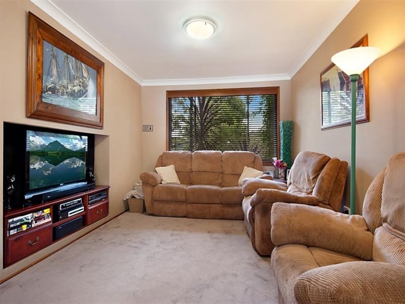 47 Elaine Avenue, Berkeley Vale NSW 2261