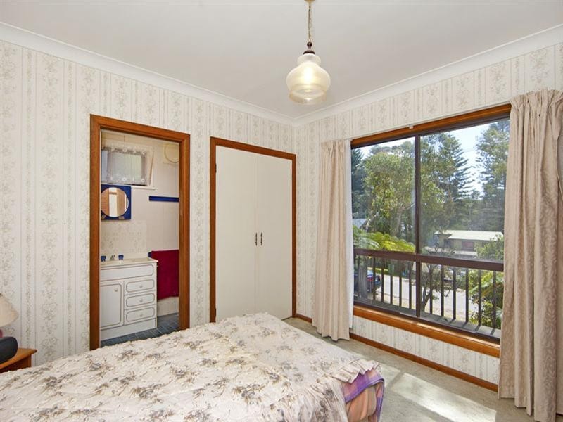 19 Norahview Street, Bateau Bay NSW 2261