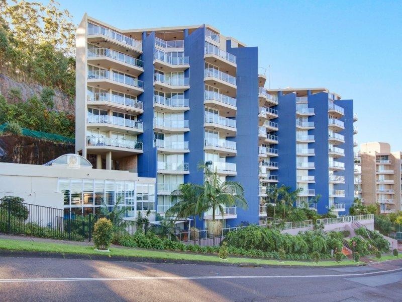 805/97-99 John Whiteway Drive, Gosford NSW 2250