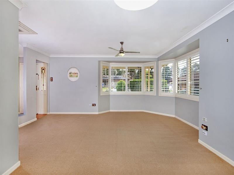 4 Rainbow Close, Lisarow NSW 2250