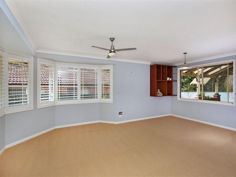 4 Rainbow Close, Lisarow NSW 2250