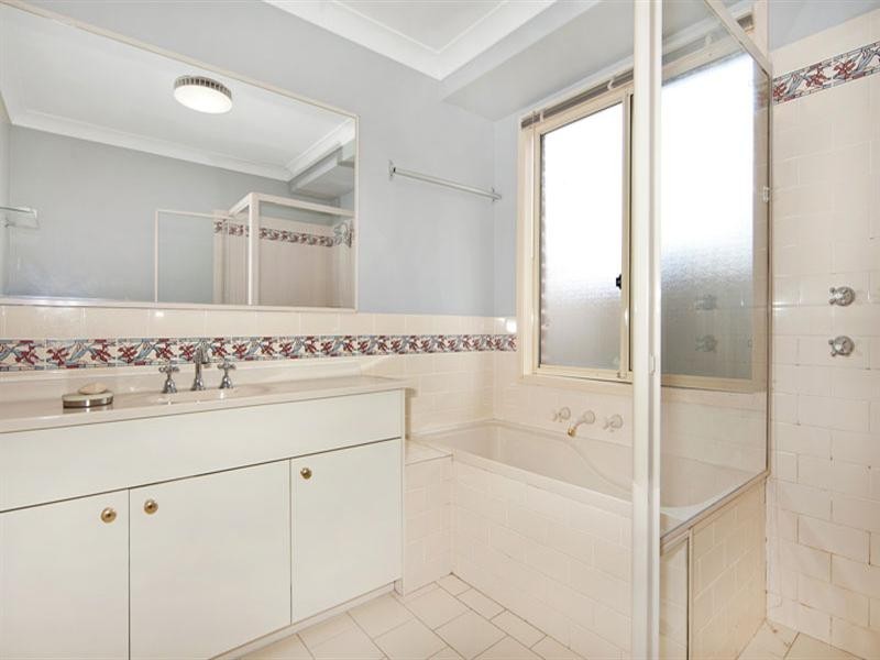 4 Rainbow Close, Lisarow NSW 2250