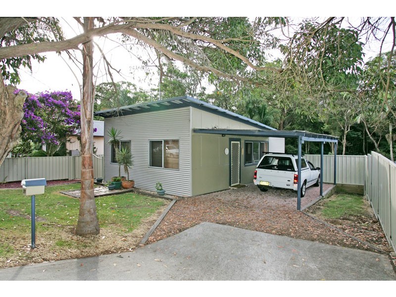 37 Bundilla Parade, Berkeley Vale NSW 2261
