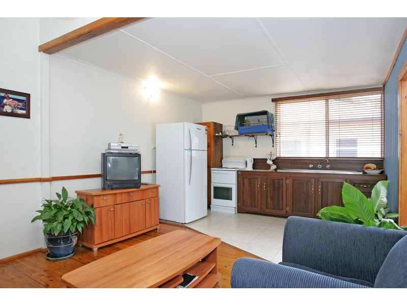 37 Bundilla Parade, Berkeley Vale NSW 2261