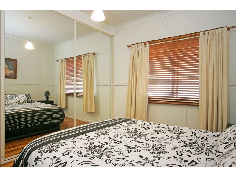 37 Bundilla Parade, Berkeley Vale NSW 2261