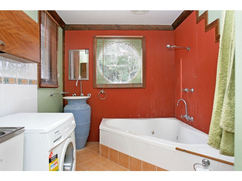 37 Bundilla Parade, Berkeley Vale NSW 2261